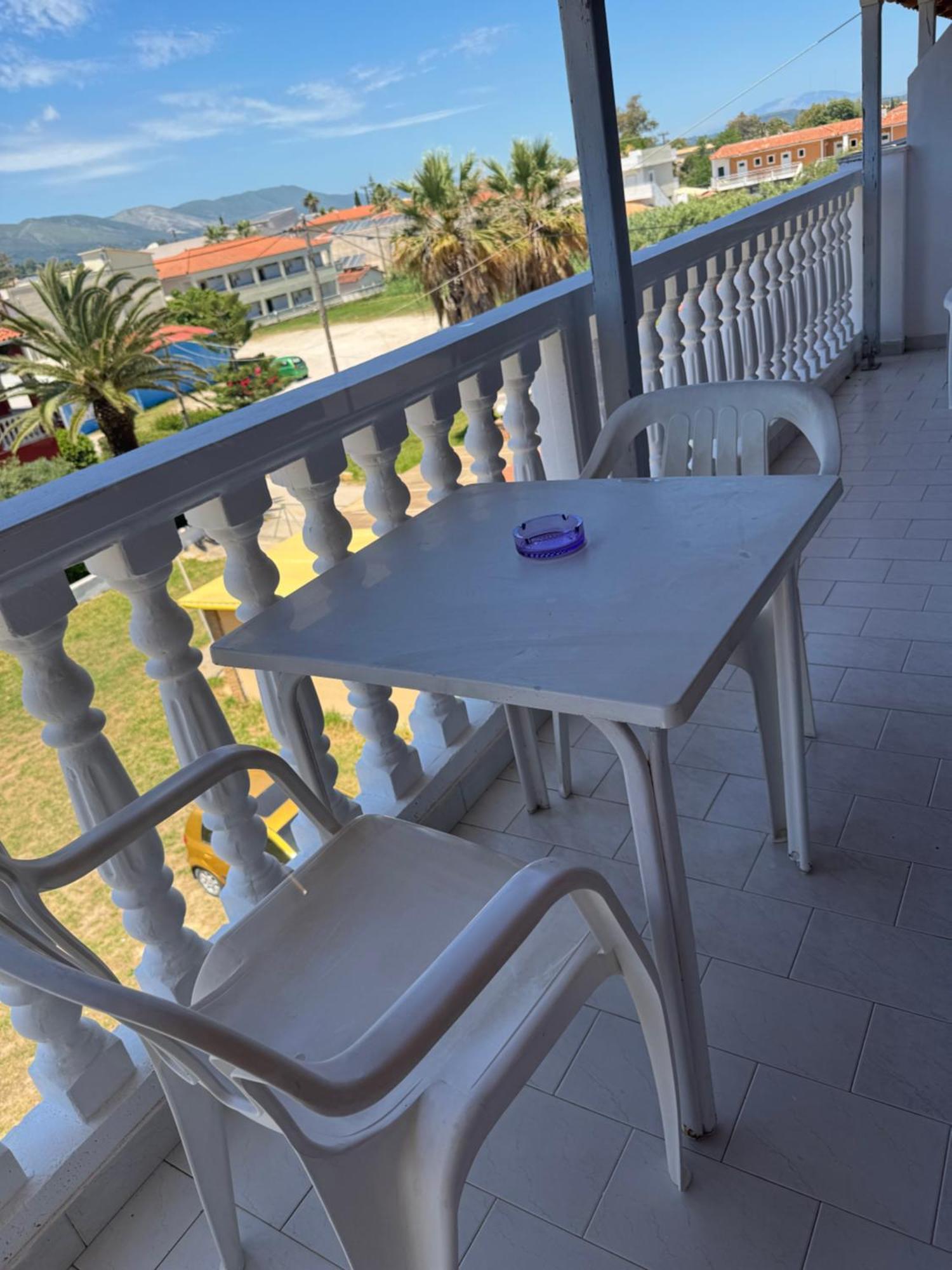 Dionysos Aparthotel 2*